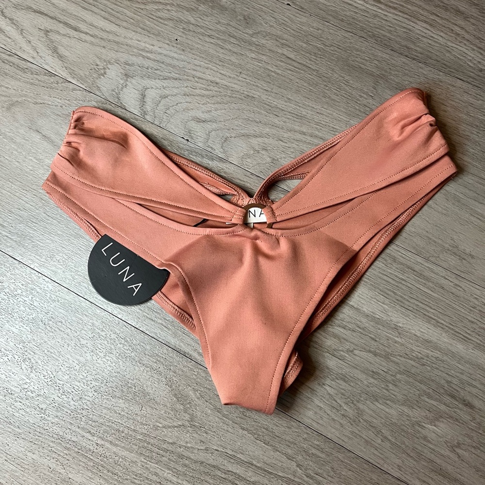 Lunalae Peach Bottoms - Picture 2 of 4